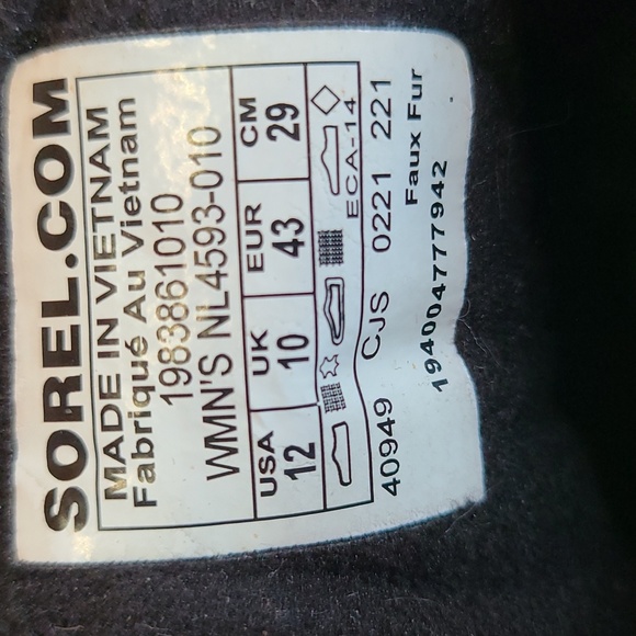 Sorel Women's black boots - Picture 11 of 16